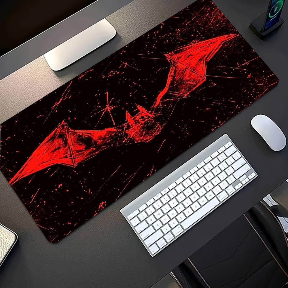 Donkerrood vleermuismotief gro - Desk Setup Pc And Laptop recensie en prijs